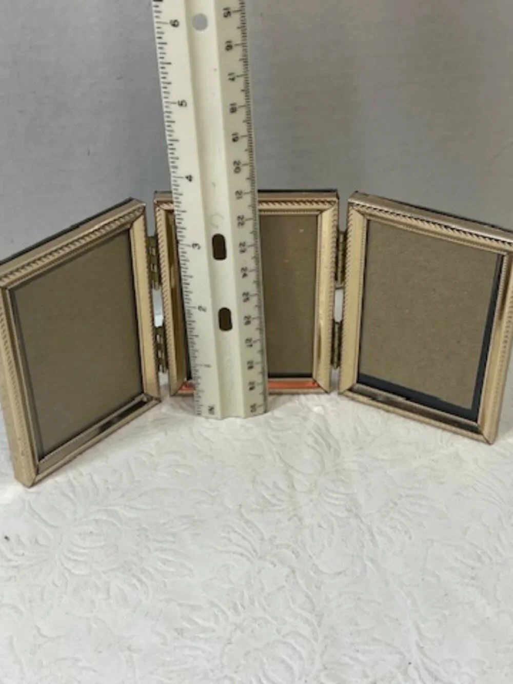 VTG Trifold Gold Tone Metal Hinged Mini Photo Frame Embossed Rope-Style Borders